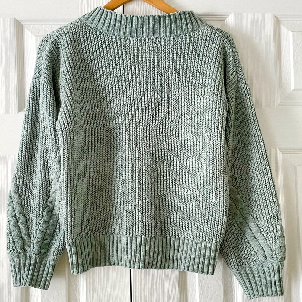 Sage V-Neck Cable Sleeve Women's Sweater - Picture 4 of 5